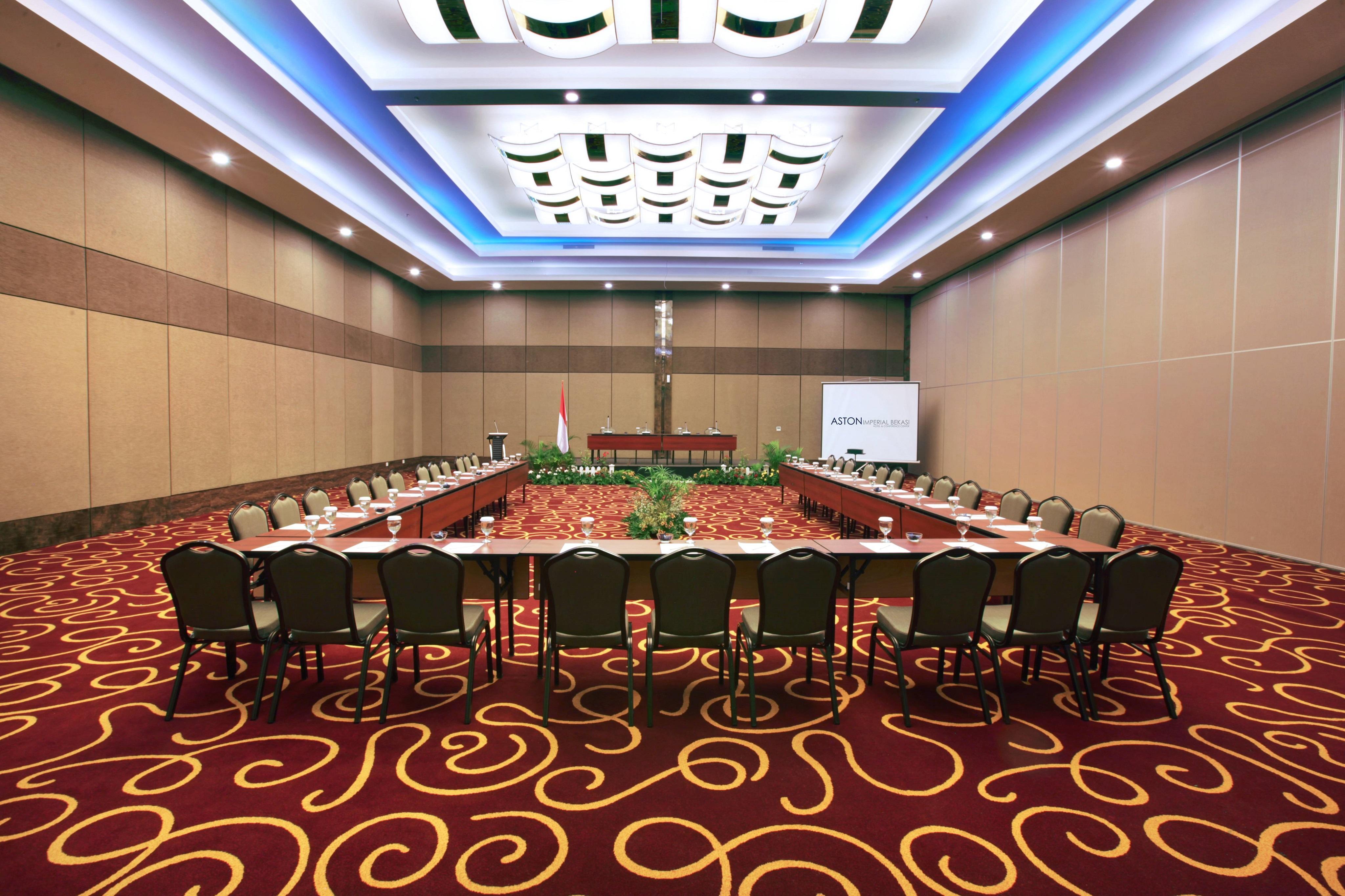 Aston Imperial Bekasi Hotel & Conference Center Exterior photo