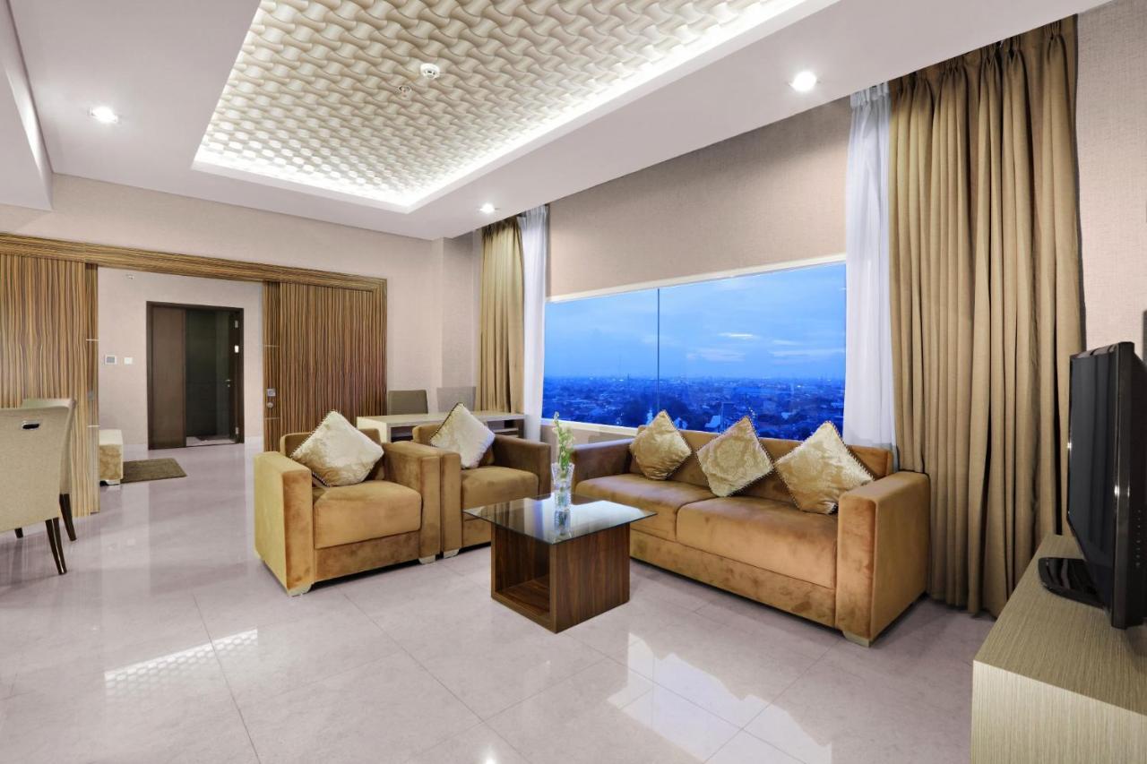 Aston Imperial Bekasi Hotel & Conference Center Exterior photo